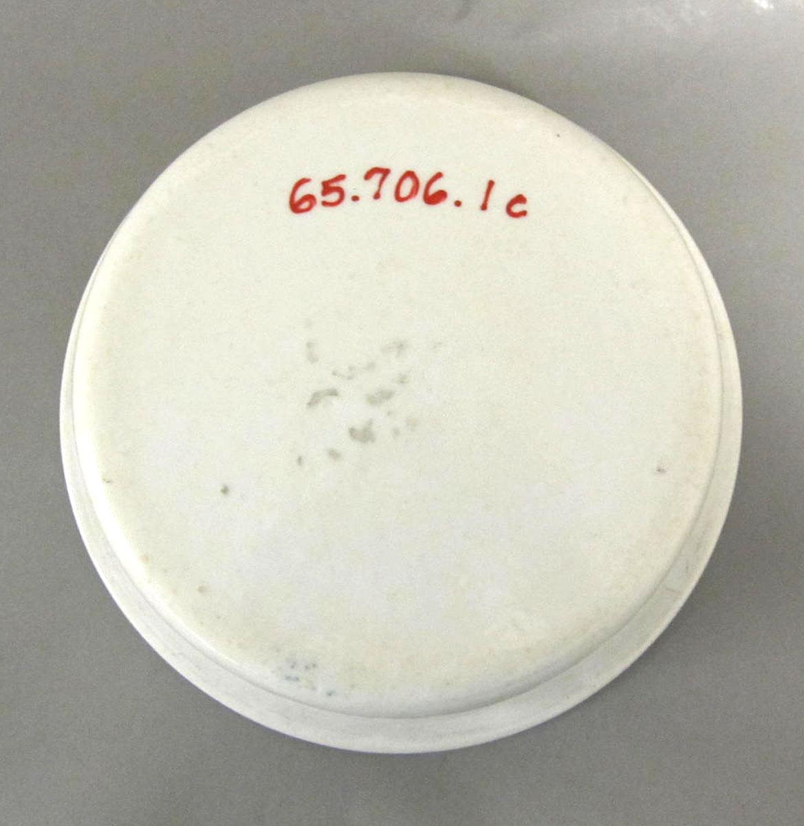1965.0706.001 C Porcelain glacier underside