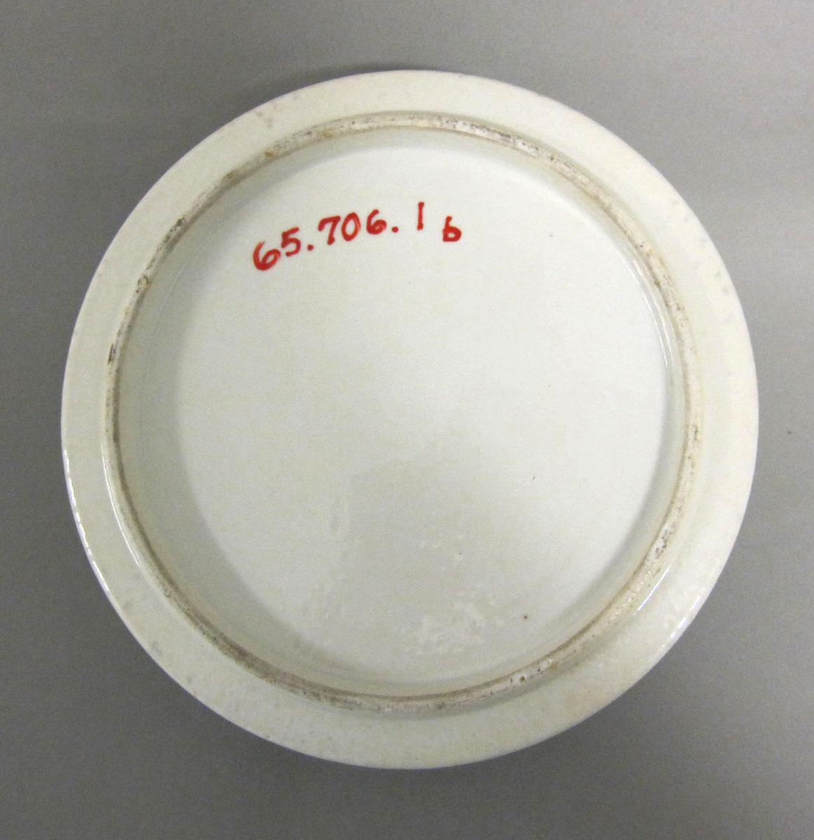 1965.0706.001 B Porcelain glacier underside