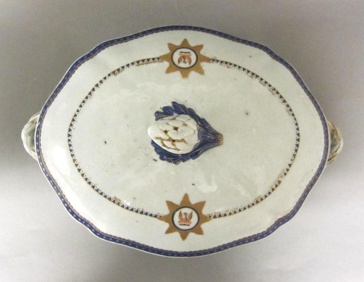 1965.0706.003 A,B Porcelain dish top