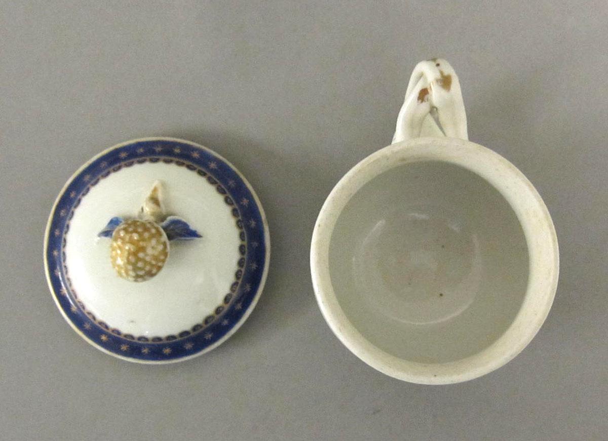 1965.0707.001 A,B Porcelain pot de creme top