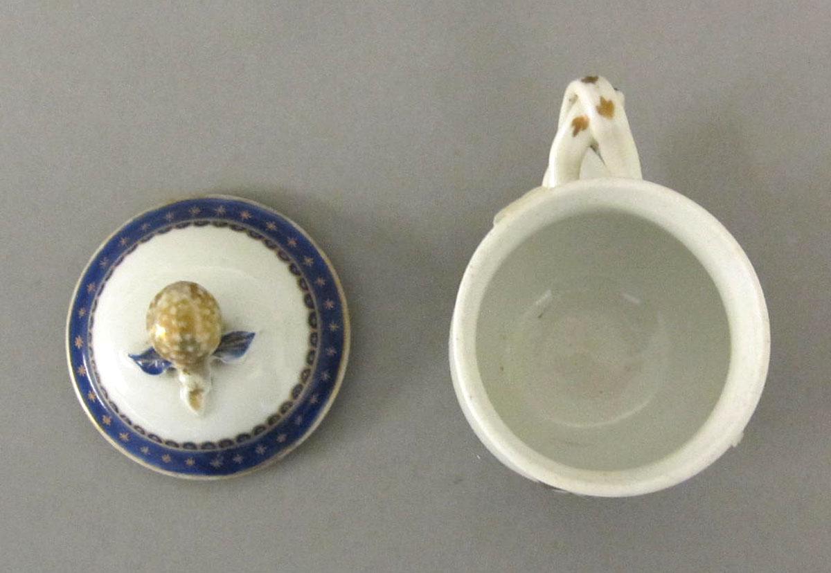 1965.0707.004 A,B Porcelain pot de creme top