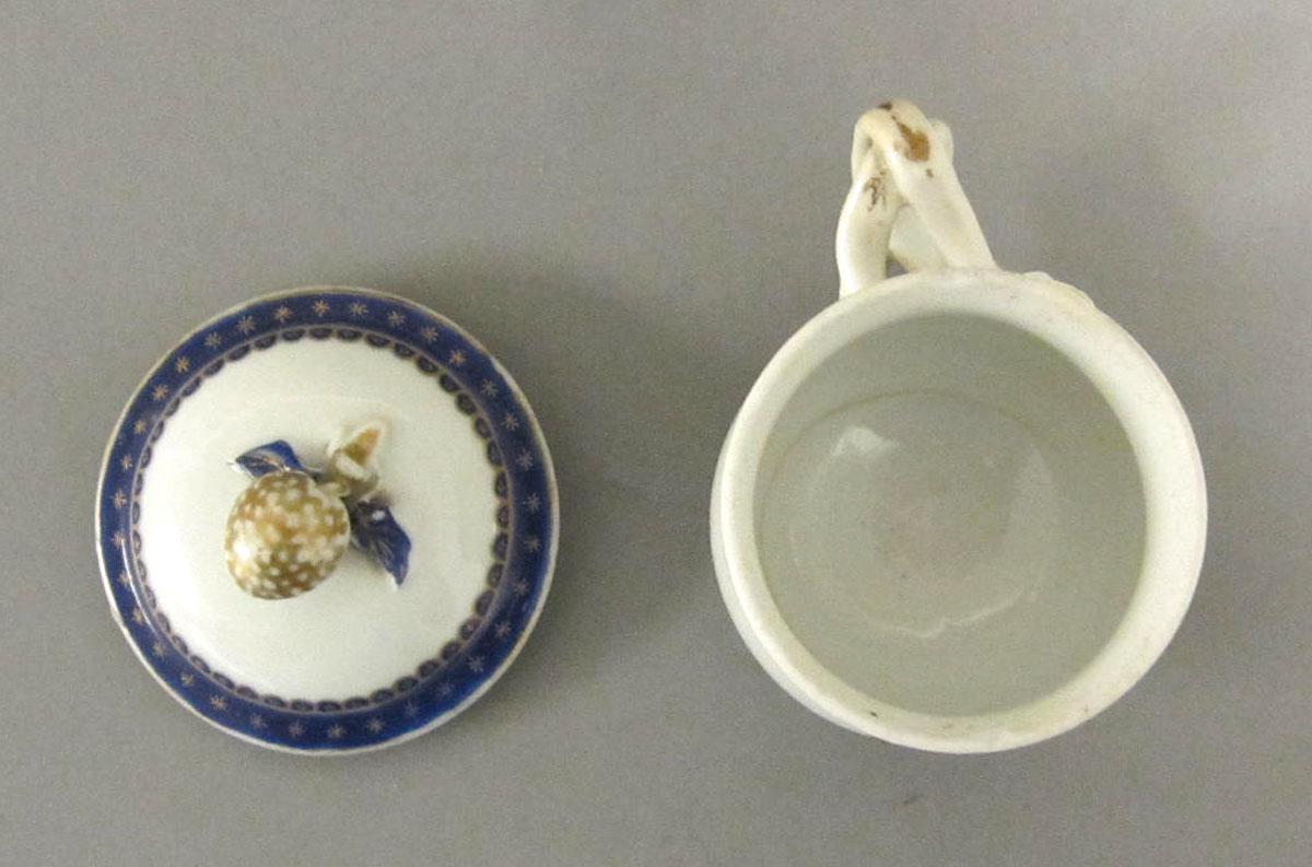 1965.0707.008 A,B Porcelain pot de creme top