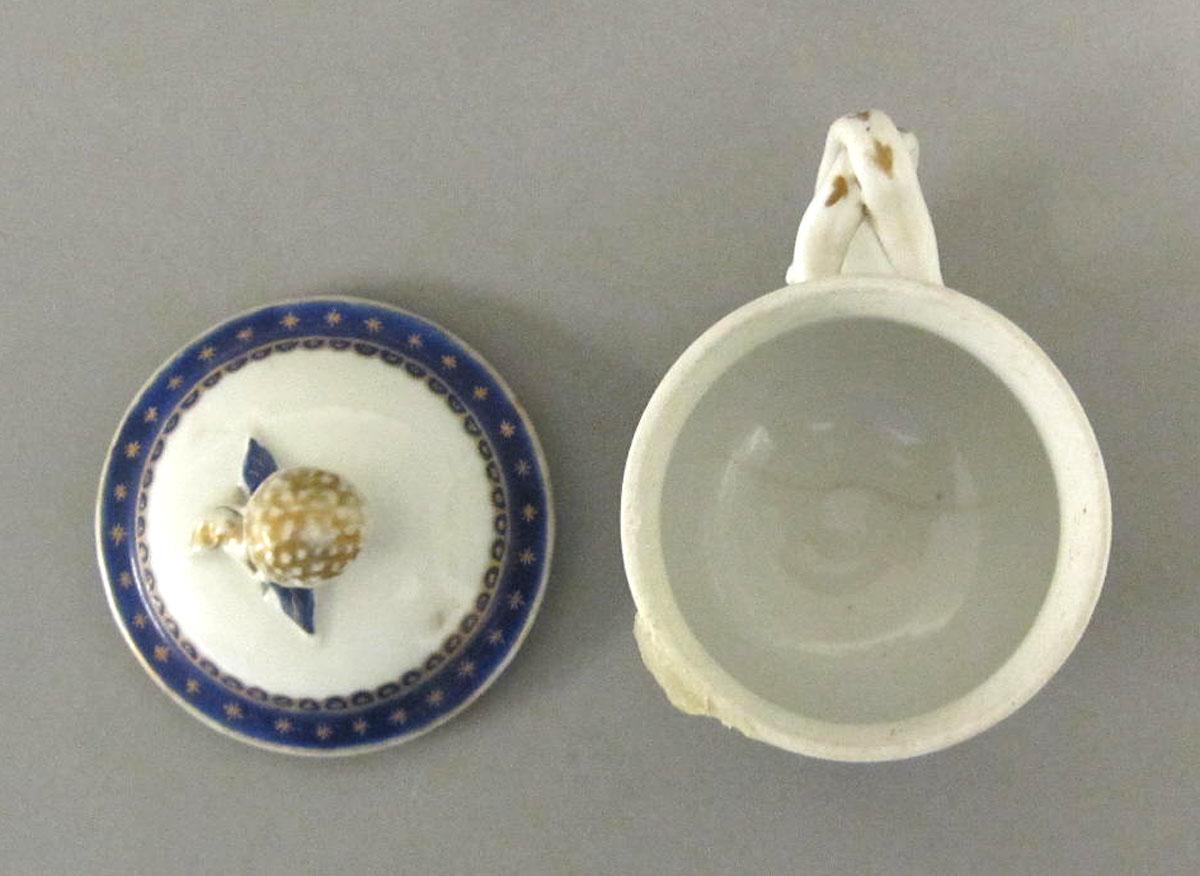 1965.0707.011 A,B Porcelain pot de creme top