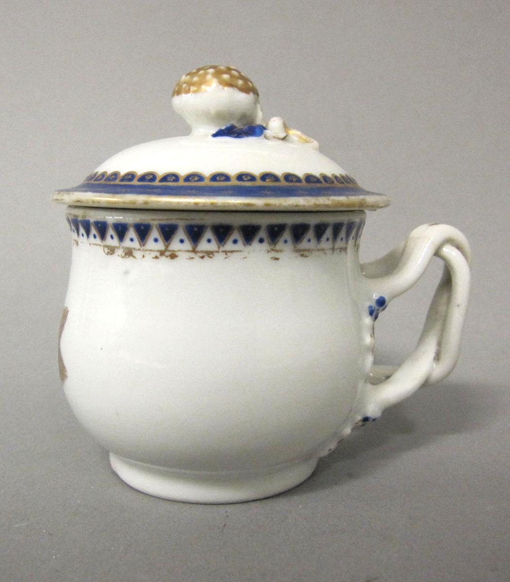 1965.0707.013 A,B Porcelain pot de creme