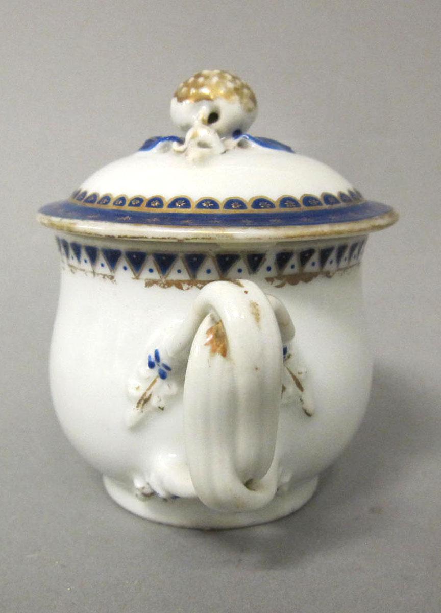 1965.0707.013 A,B Porcelain pot de creme handle