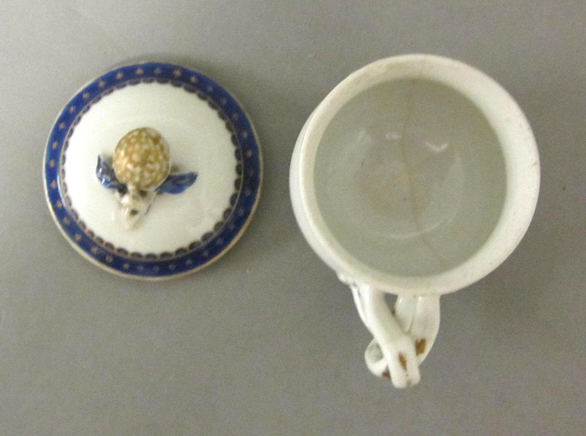 1965.0707.013 A,B Porcelain pot de creme top