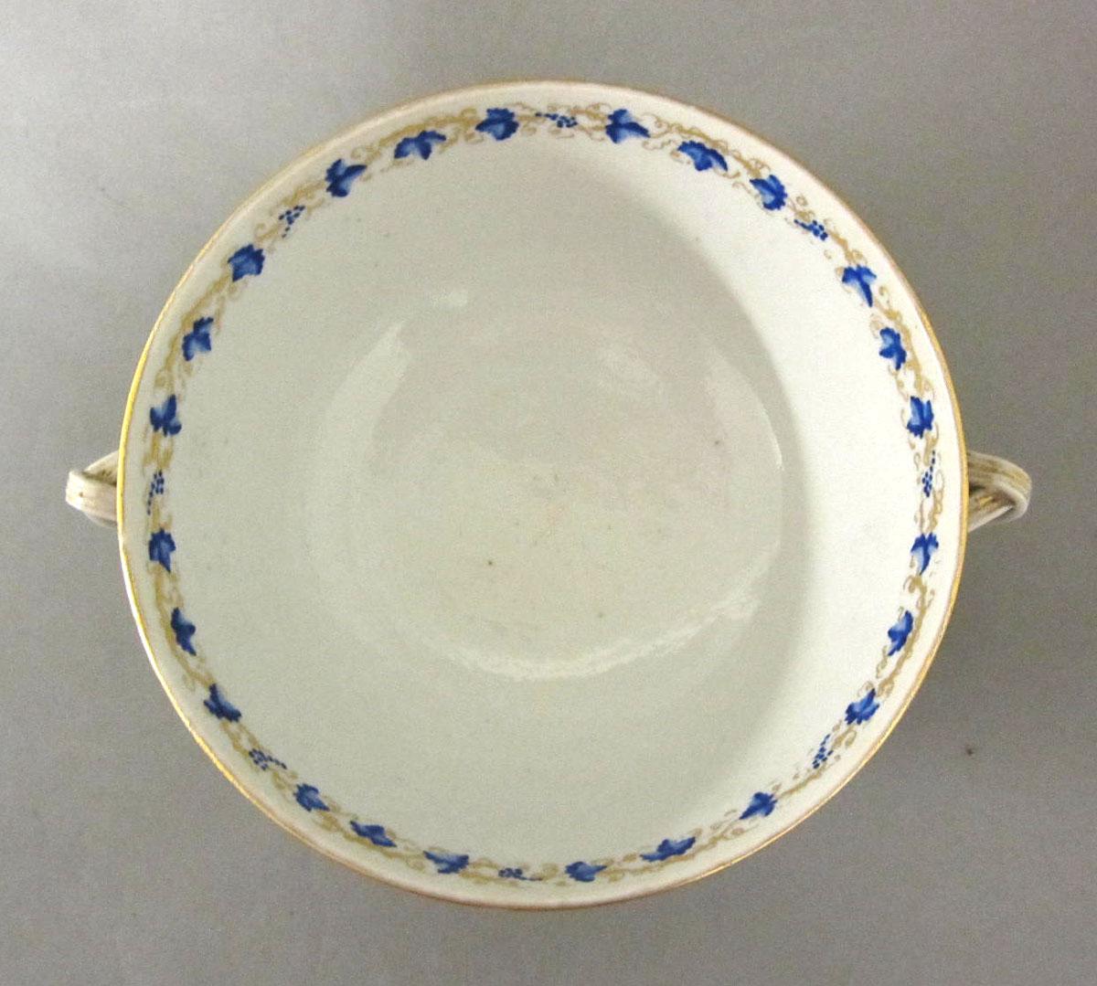 1965.0708 A Porcelain compote top
