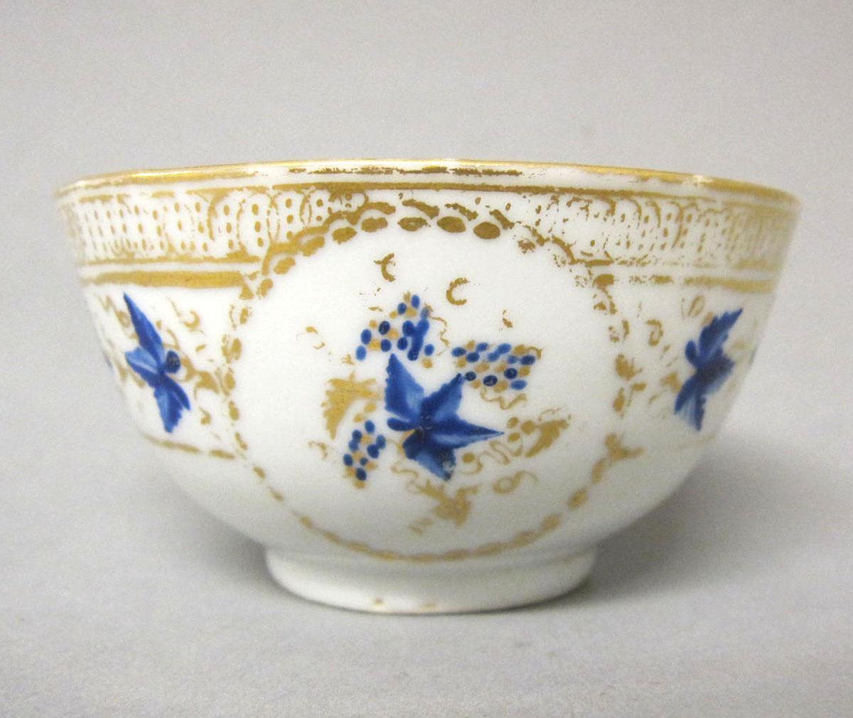 1965.0710.002 A Porcelain teabowl