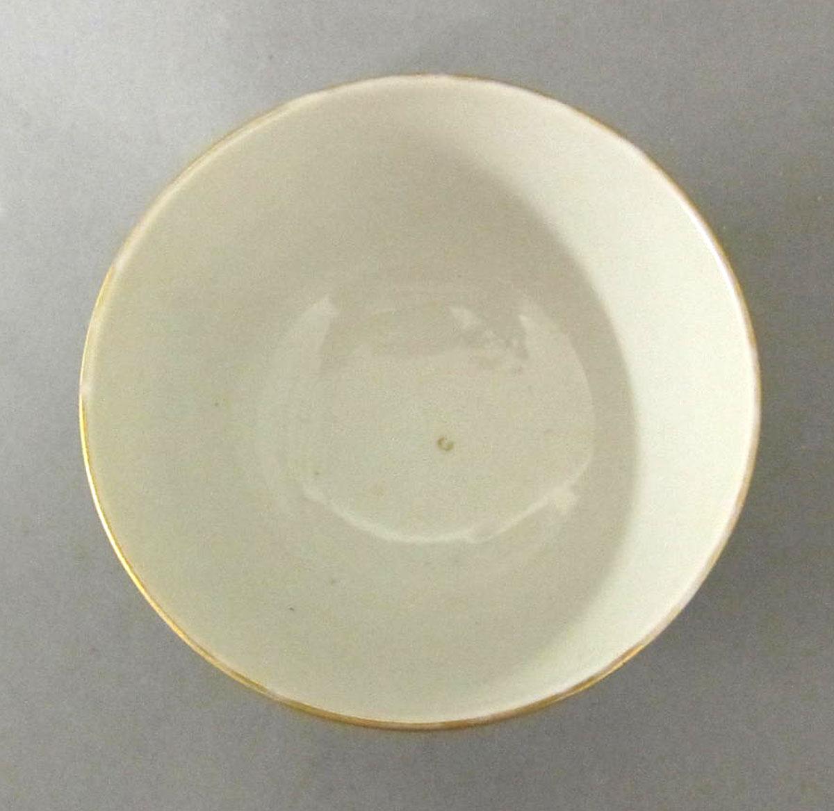 1965.0710.003 A Porcelain teabowl top