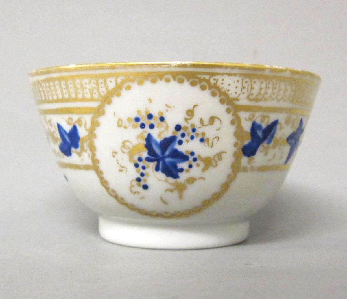1965.0710.004 A Porcelain teabowl