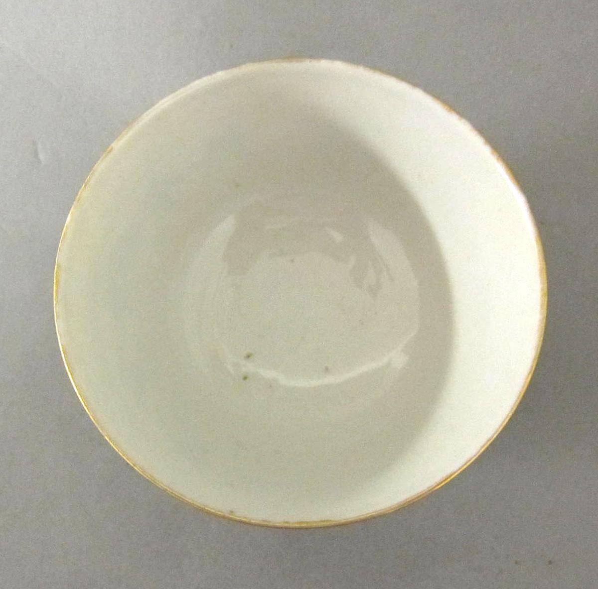1965.0710.004 A Porcelain teabowl top