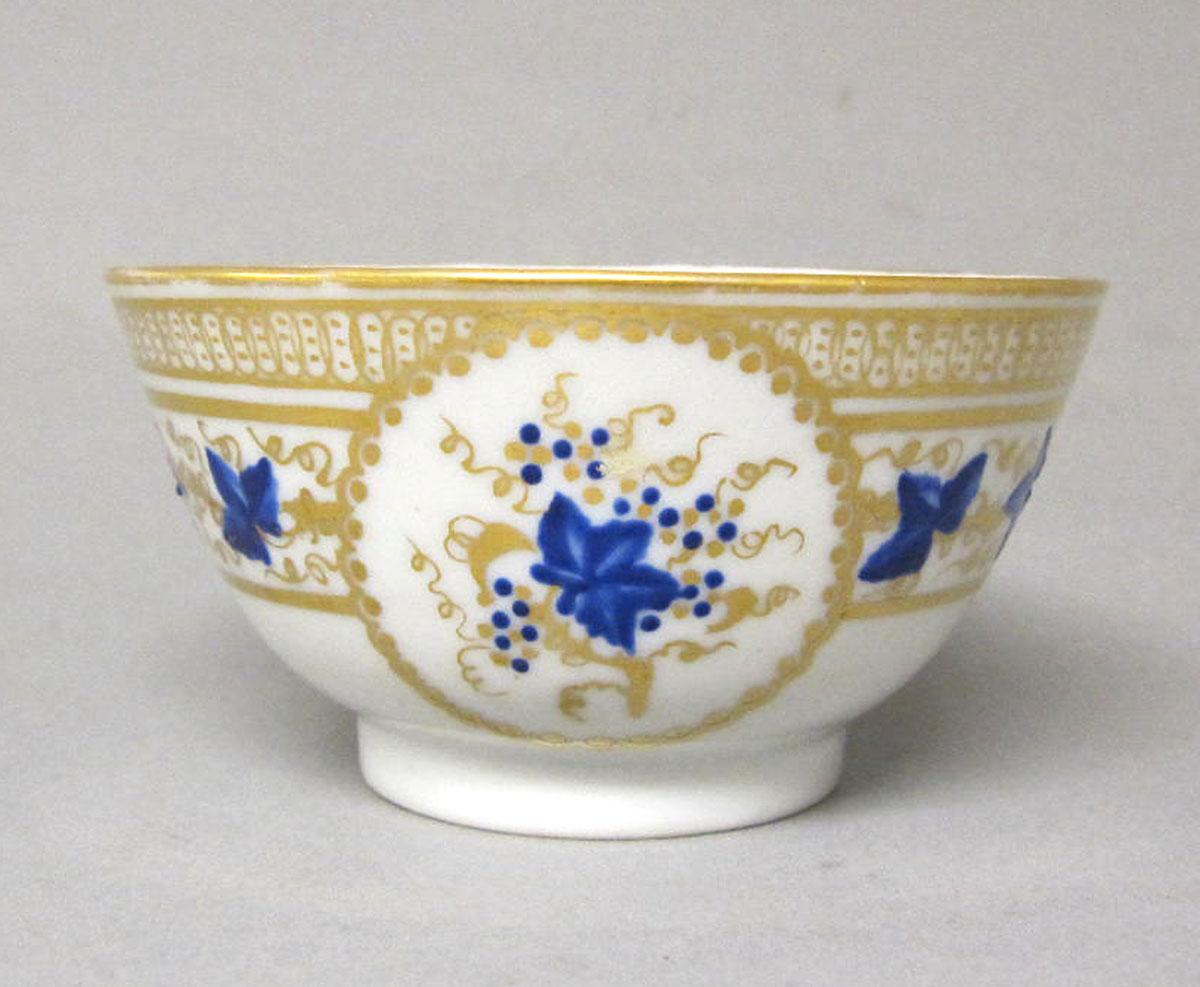 1965.0710.005 A Porcelain teabowl