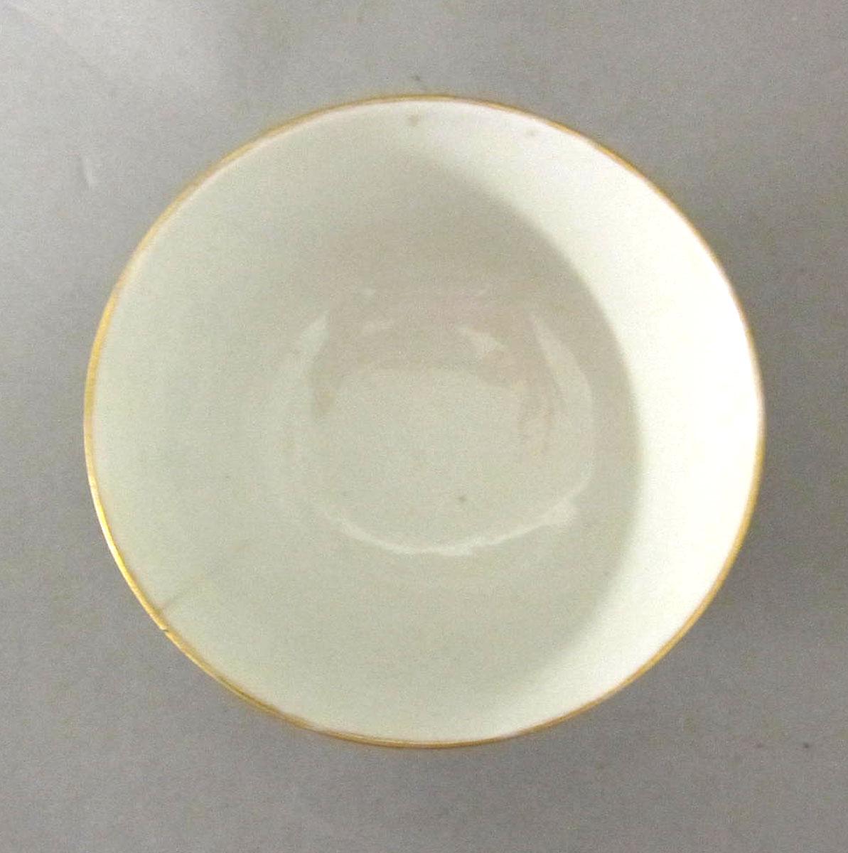 1965.0710.005 A Porcelain teabowl top