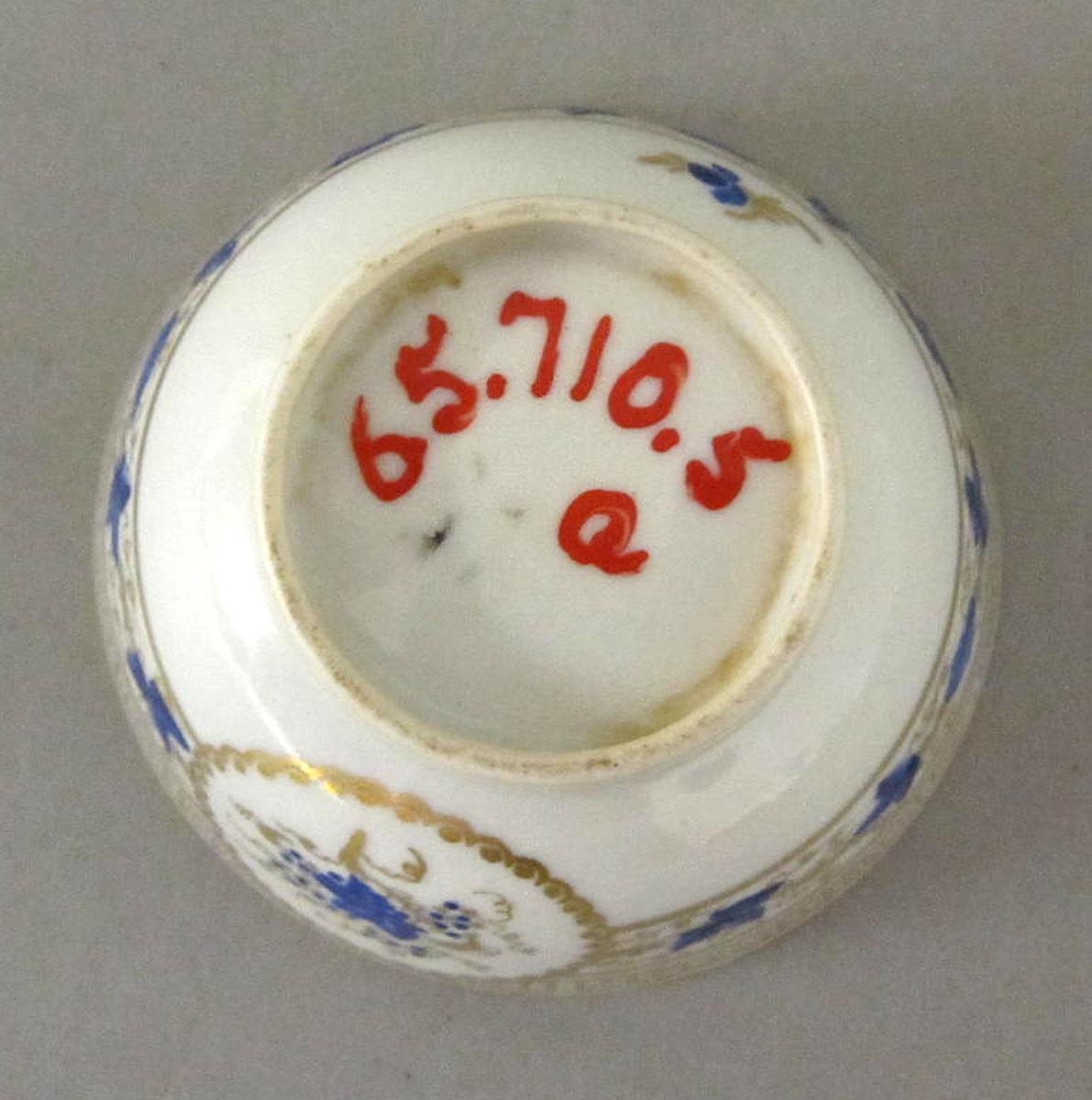 1965.0710.005 A Porcelain teabowl underside