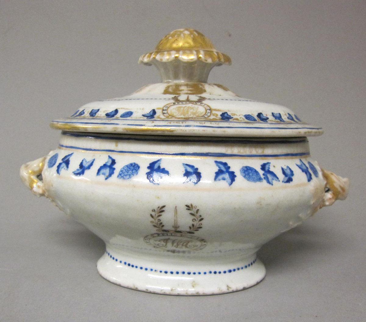 1965.0711.001 A,B Porcelain tureen