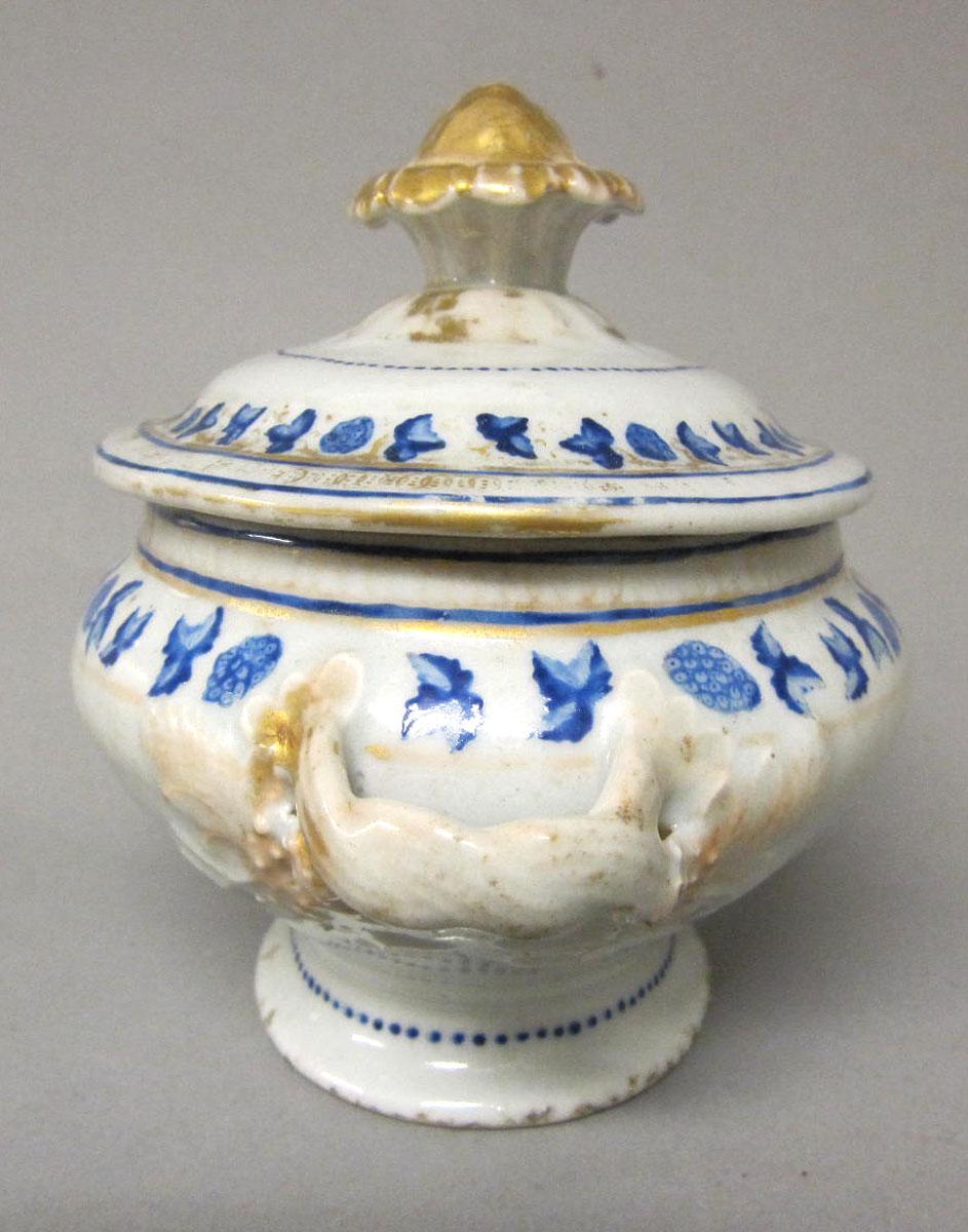 1965.0711.001 A,B Porcelain tureen handle