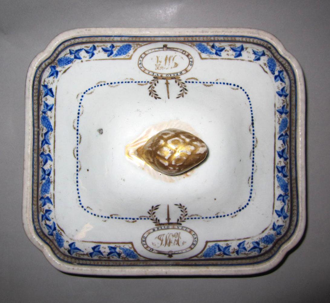 1965.0711.002 A,B Porcelain tureen top retake