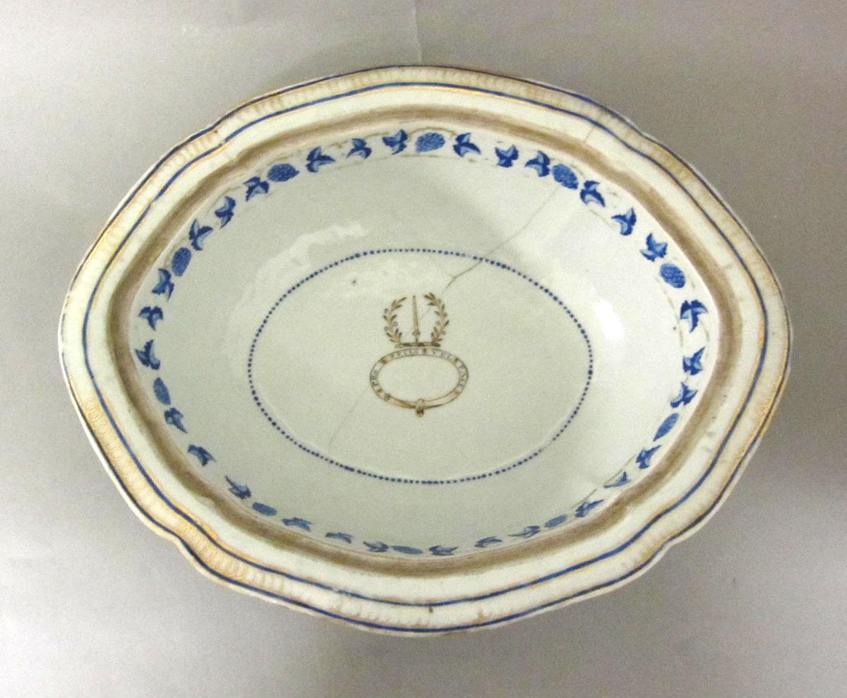 1965.0711.004 Porcelain tureen