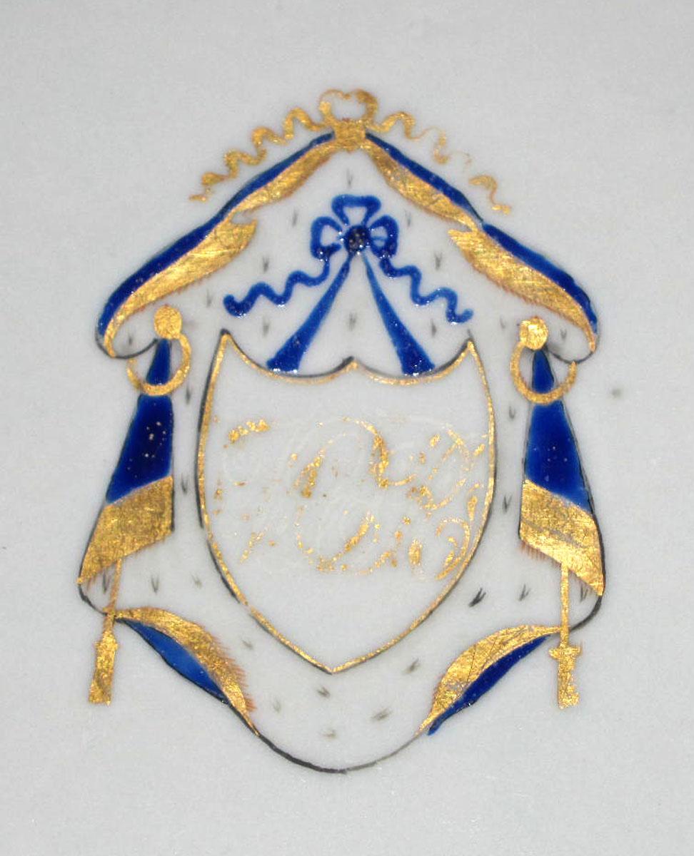 1965.0712.007 Porcelain platter detail