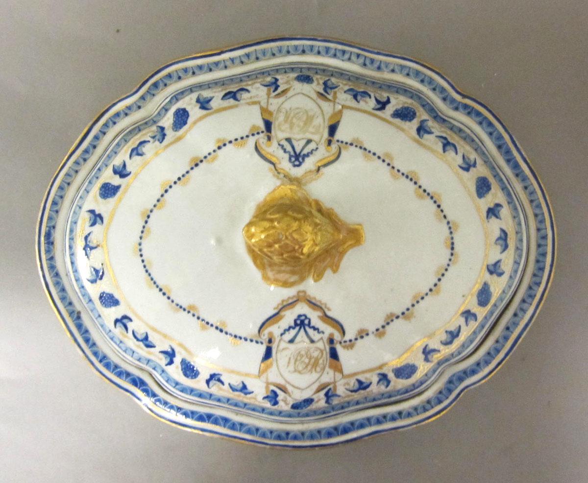 1965.0712.013 A,B Porcelain vegetable dish top
