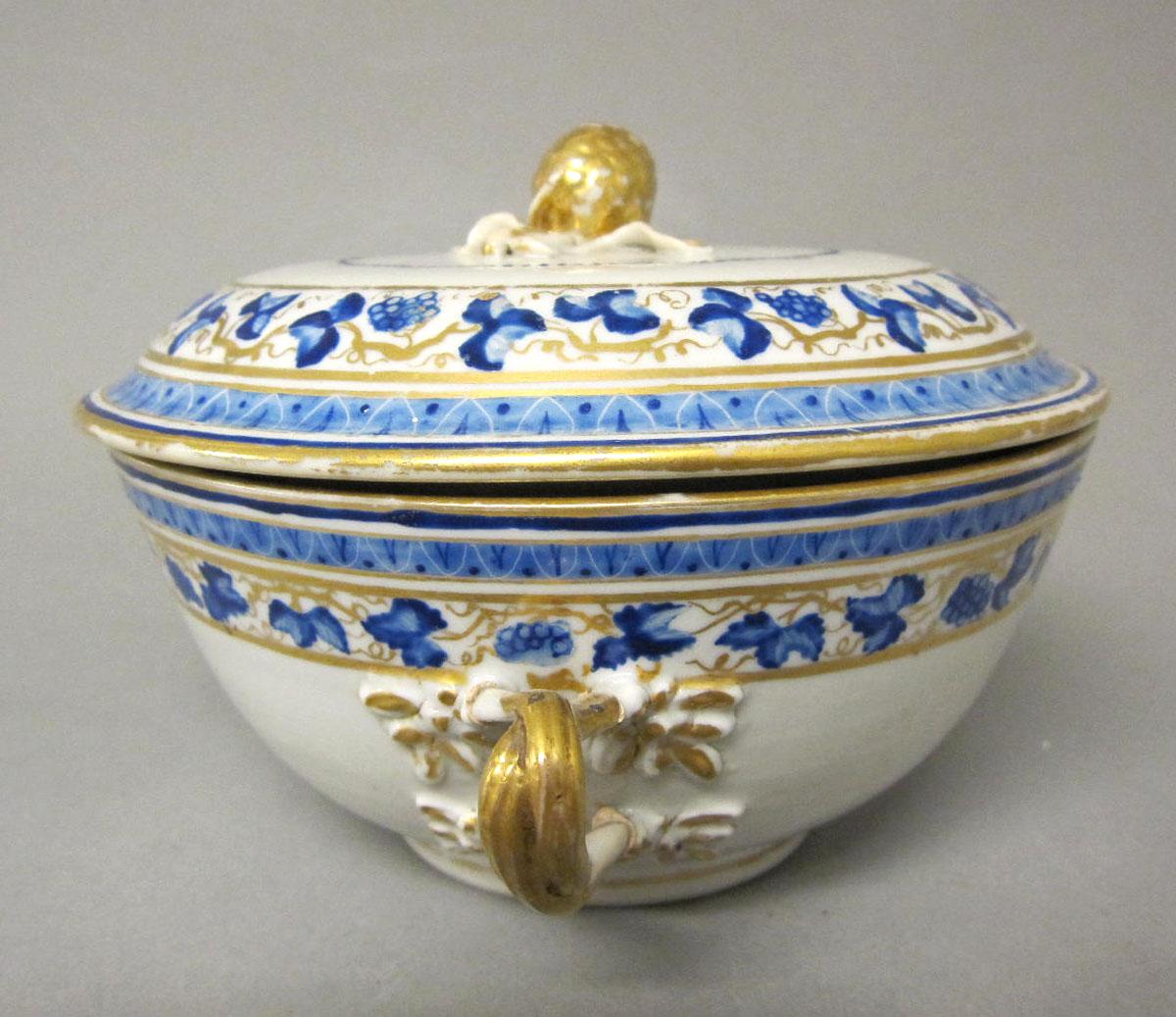 1965.0713.001 A,B Porcelain compote handle