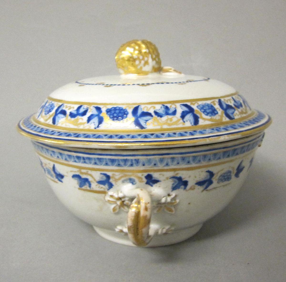 1963.0713.002 A,B Porcelain compote handle