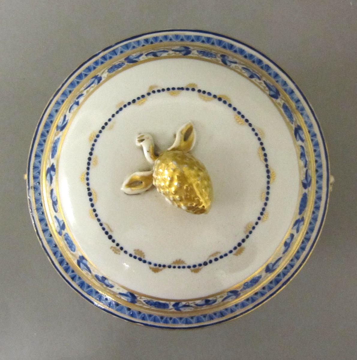 1963.0713.002 A,B Porcelain compote top