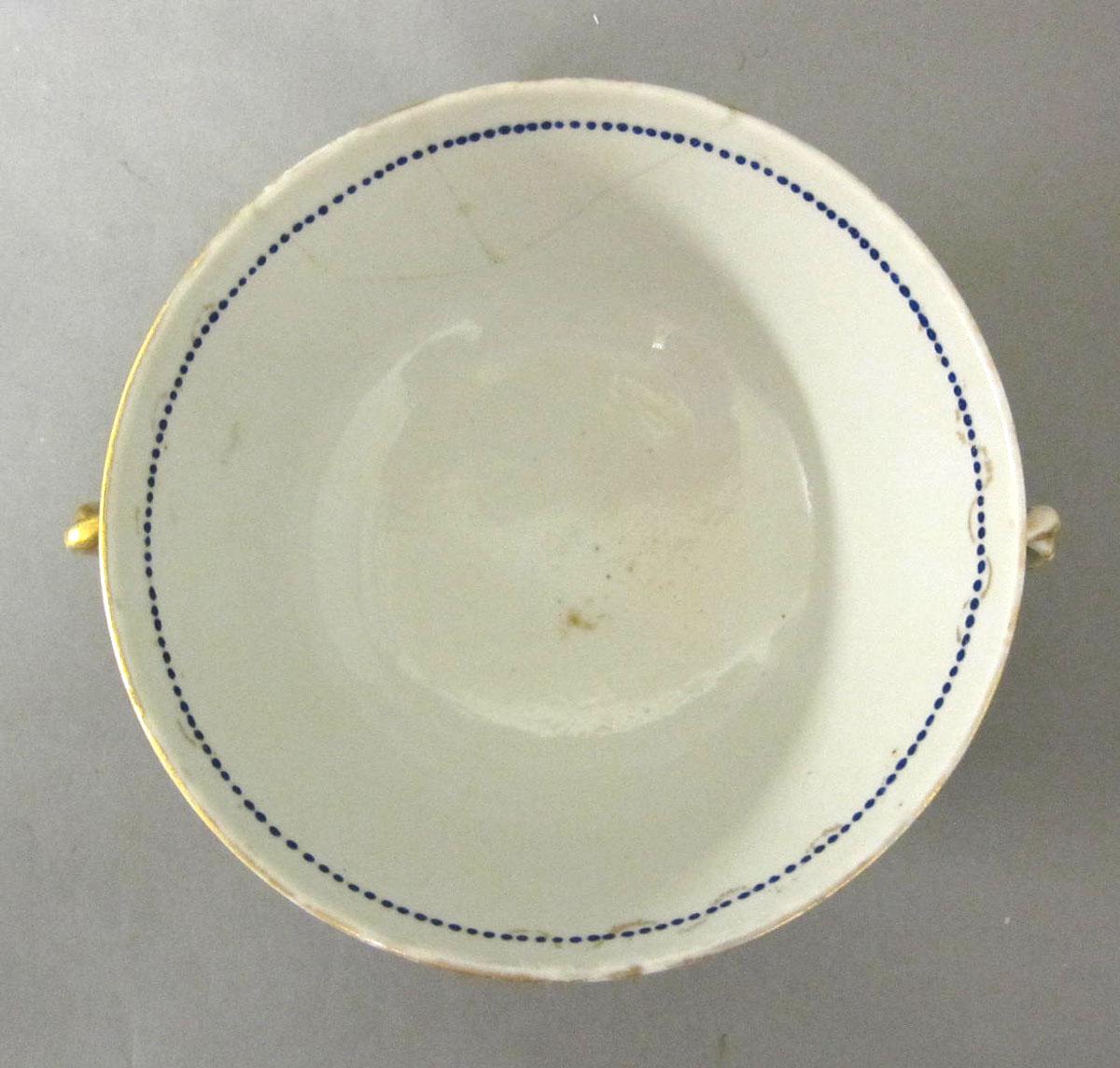 1965.0712.013 A Porcelain vegetable dish top
