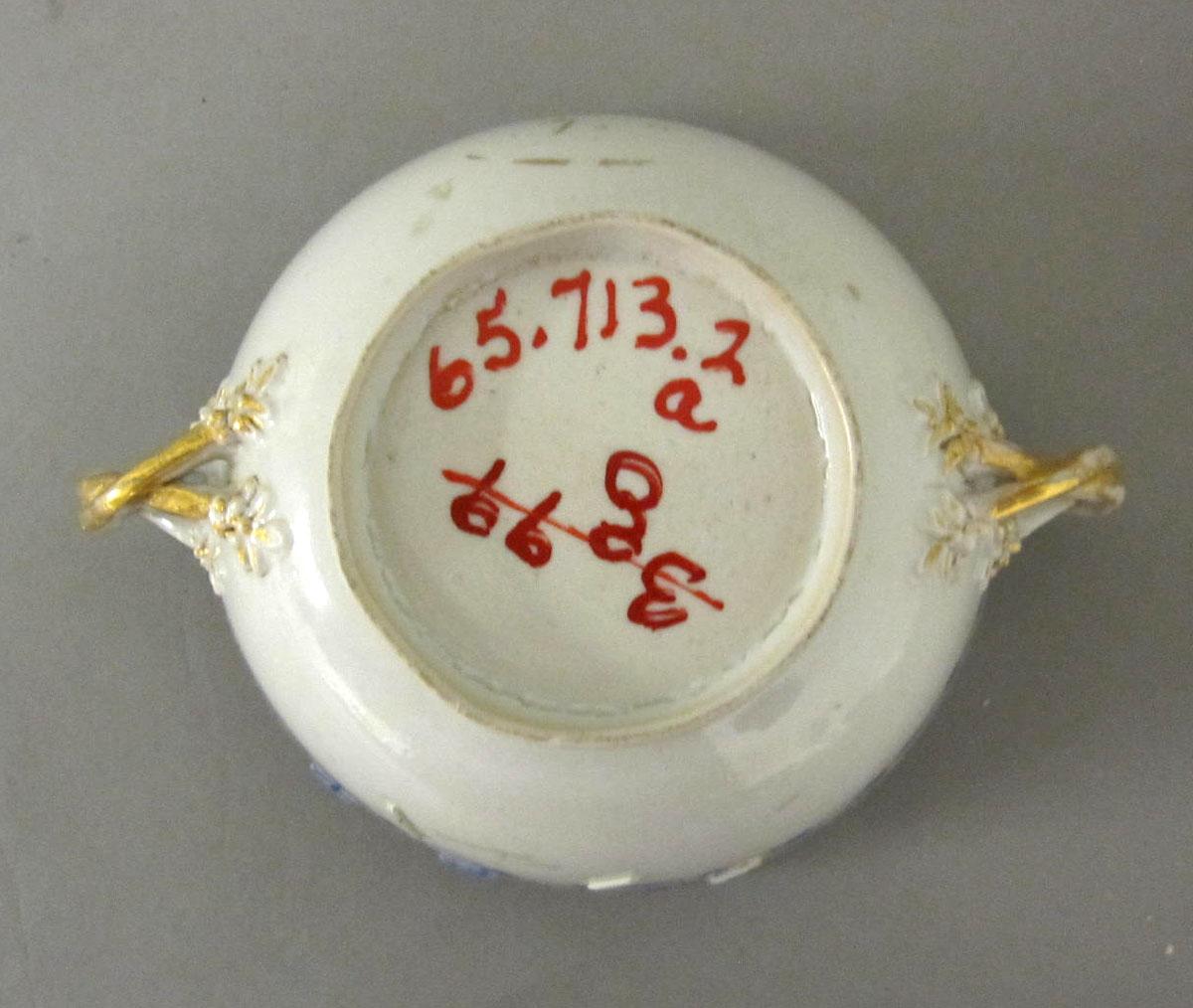 1963.0713.002 A,B Porcelain compote underside