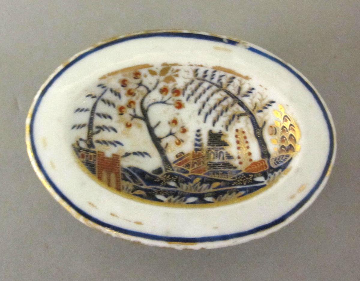 1965.0715 Porcelain salt top