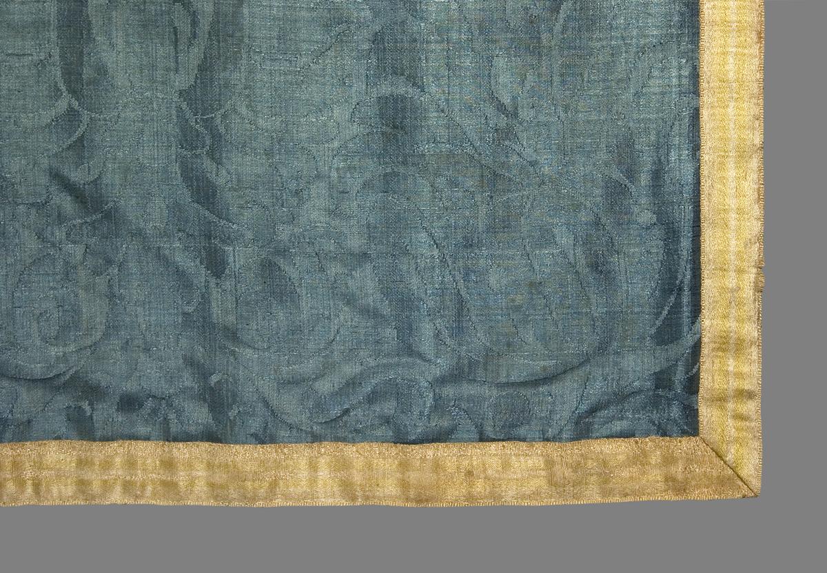 1955.0742.002 B Window Hanging, Side Curtain, Edge Detail
