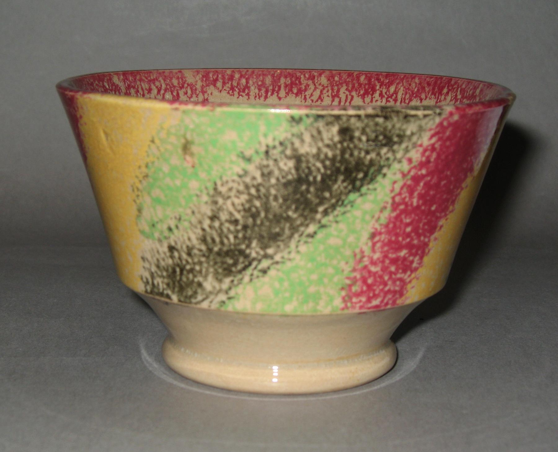1965.0761.003 Spatterware teabowl