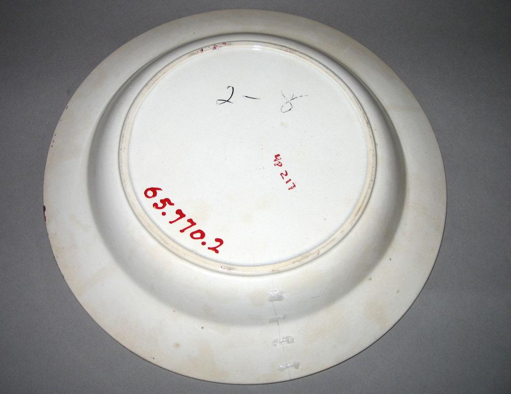 1965.0770.002 plate or bowl underside