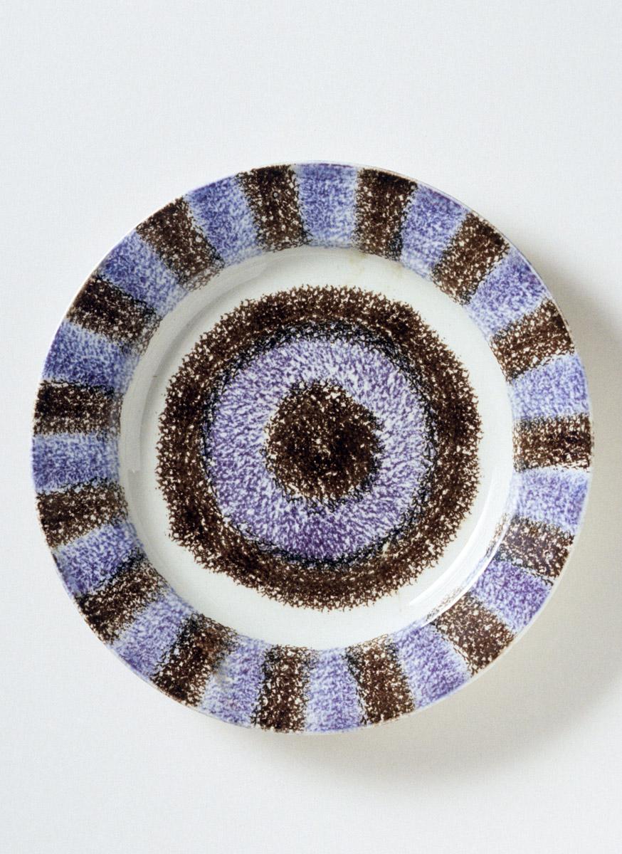 1965.0803 Spatterware plate