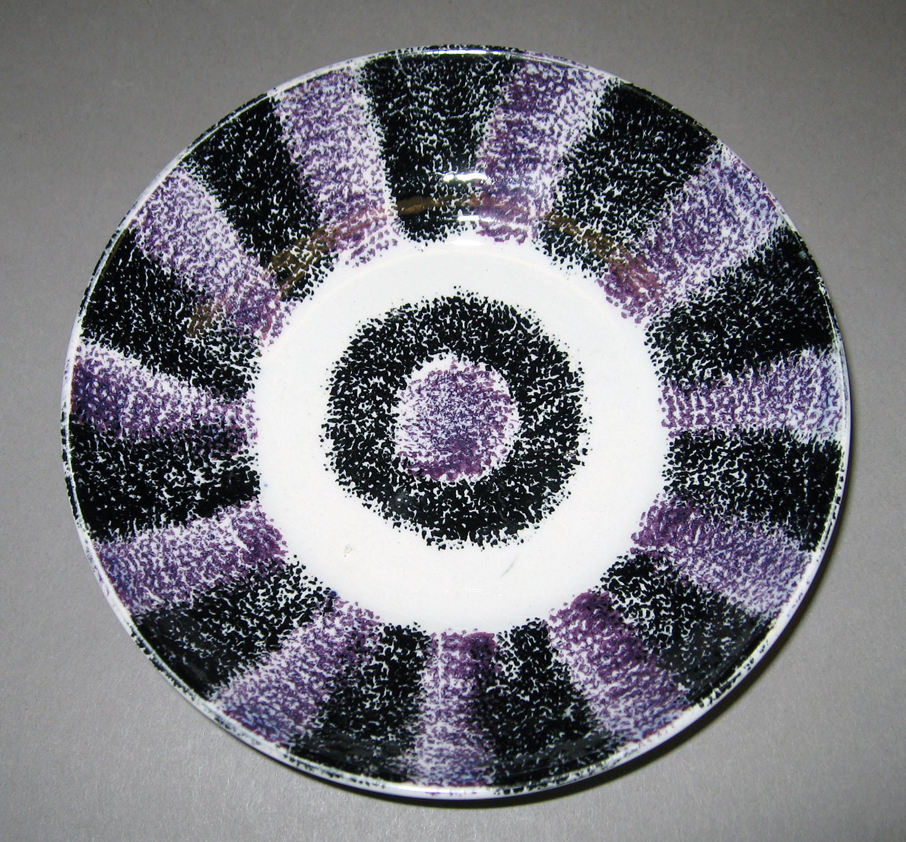1965.0804 Spatterware saucer