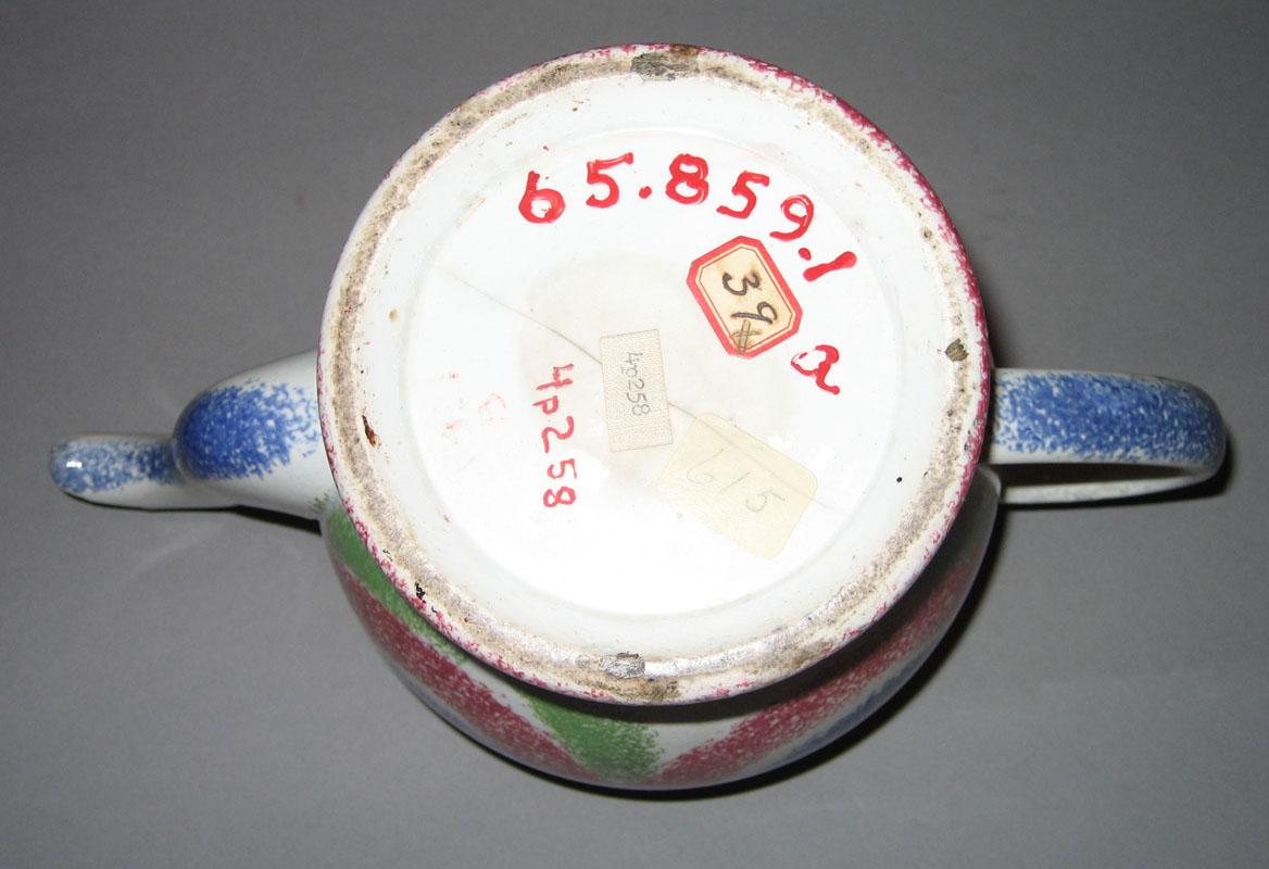 1965.0859.001 Teapot underside