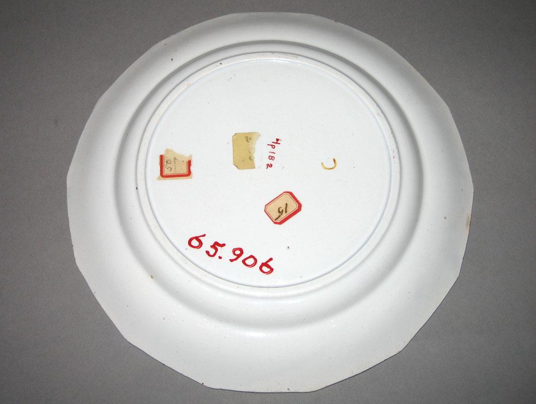1965.0906 Plate underside