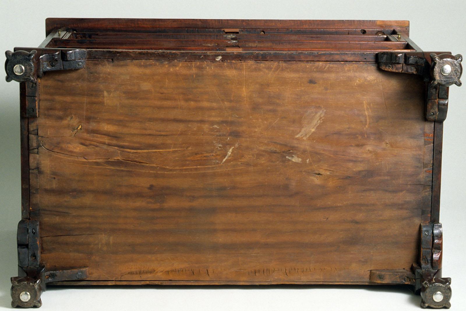 1952.0143 Chest of drawers, bottom view