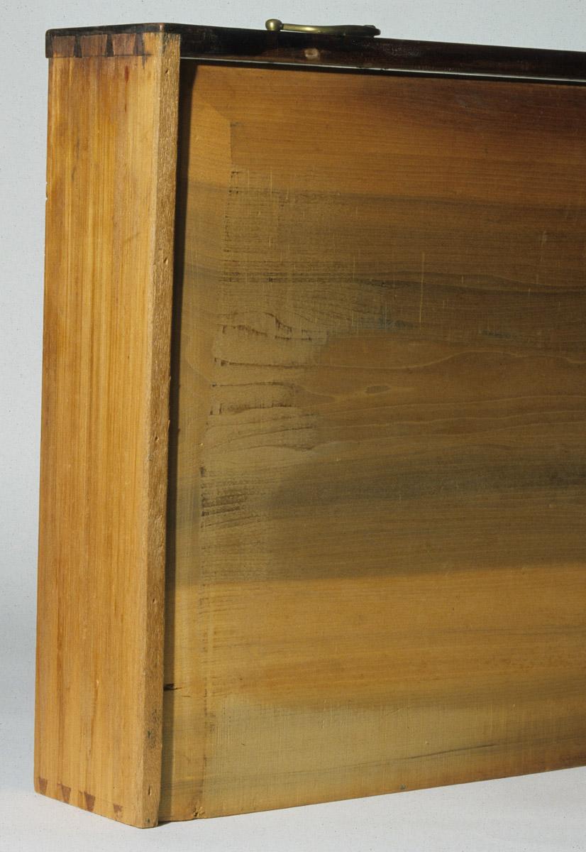 1952.0143 Chest of drawers, drawer, detail 2