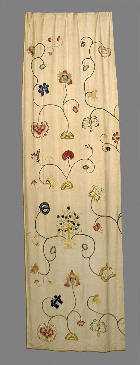 1955.0746.003 Window Hanging, Side Curtain