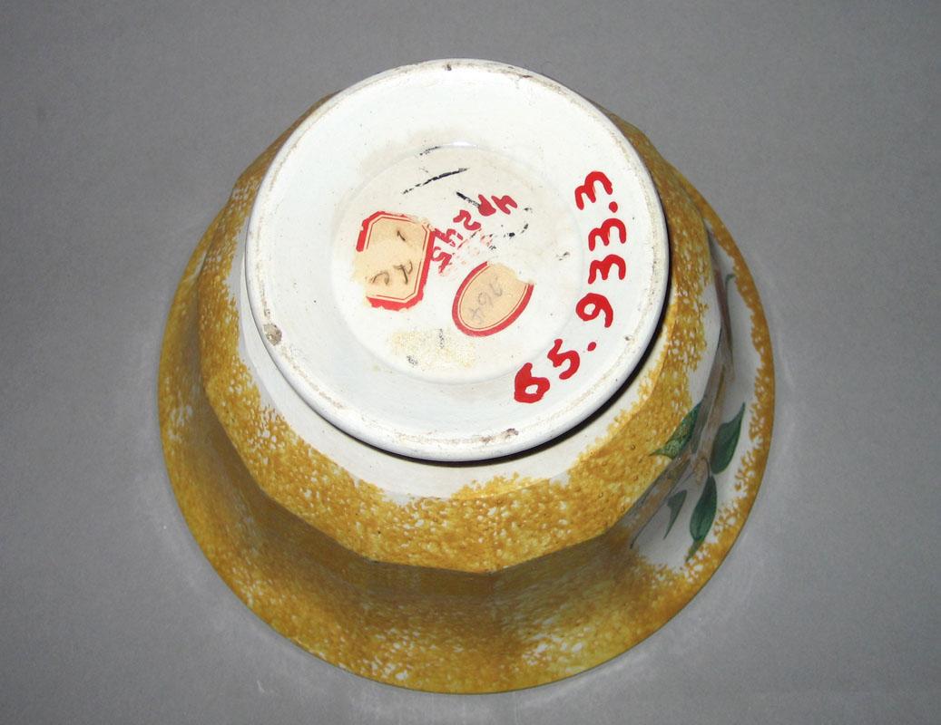 1965.0933.003 Bowl underside