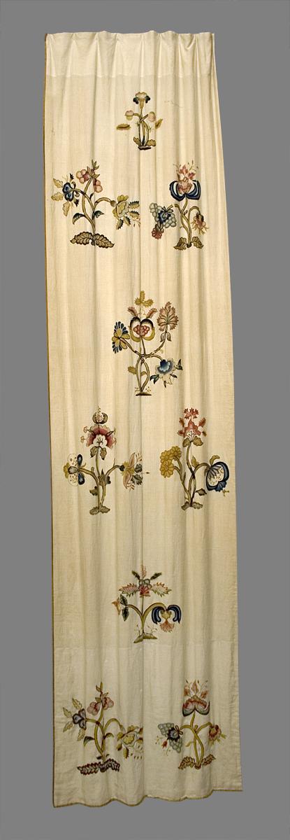 1955.0746.006 Window Hanging, Side Curtain