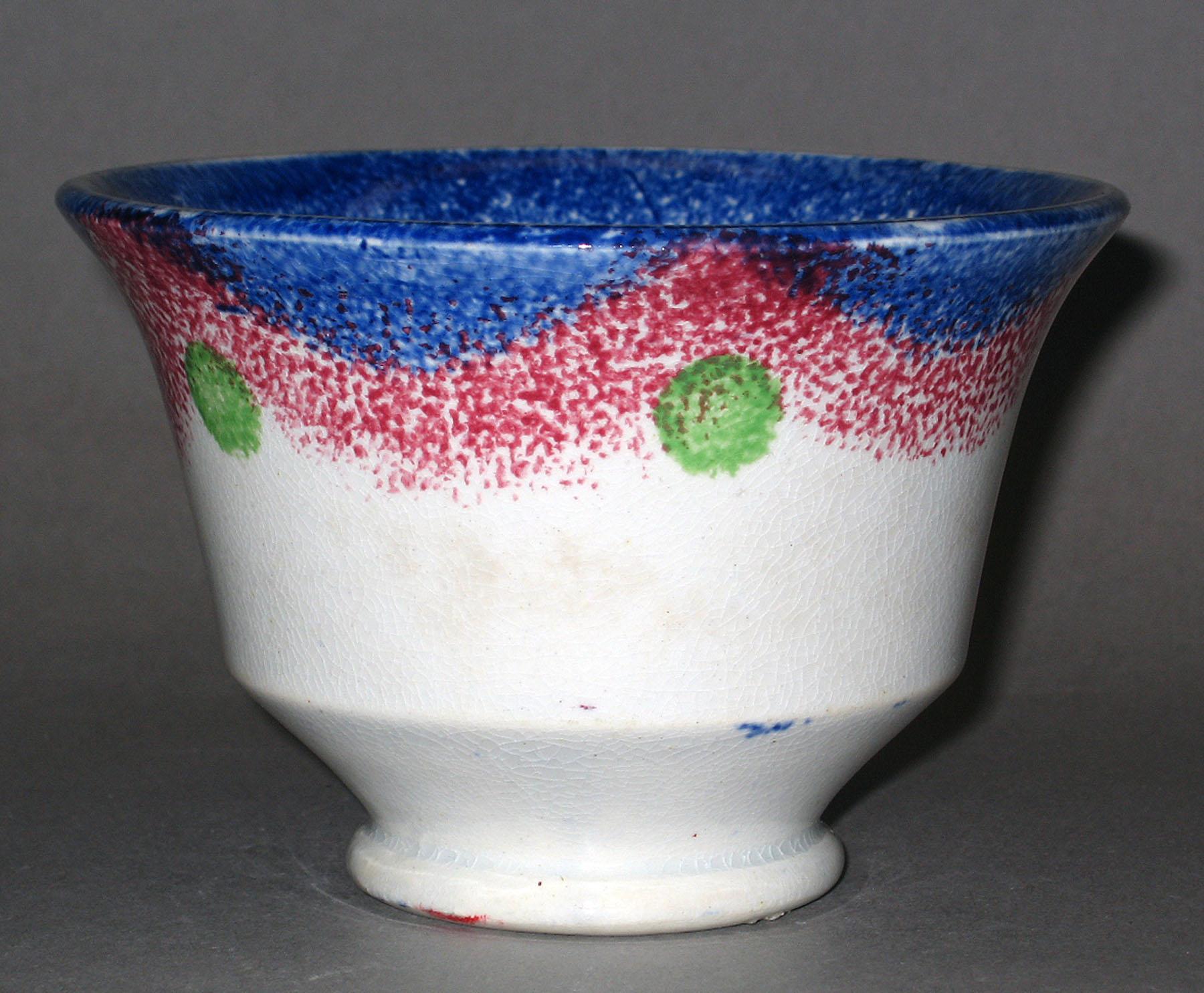 1965.0944.001 Spatterware teabowl