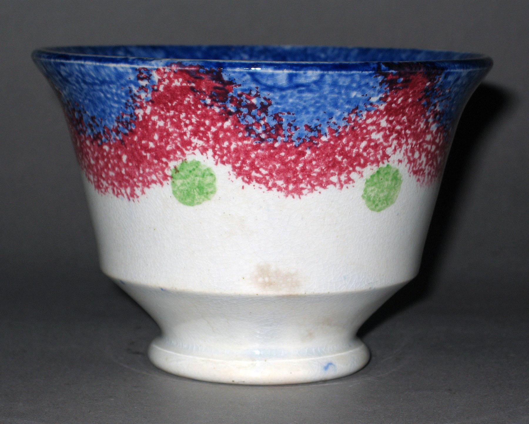 1965.0944.002 Spatterware teabowl
