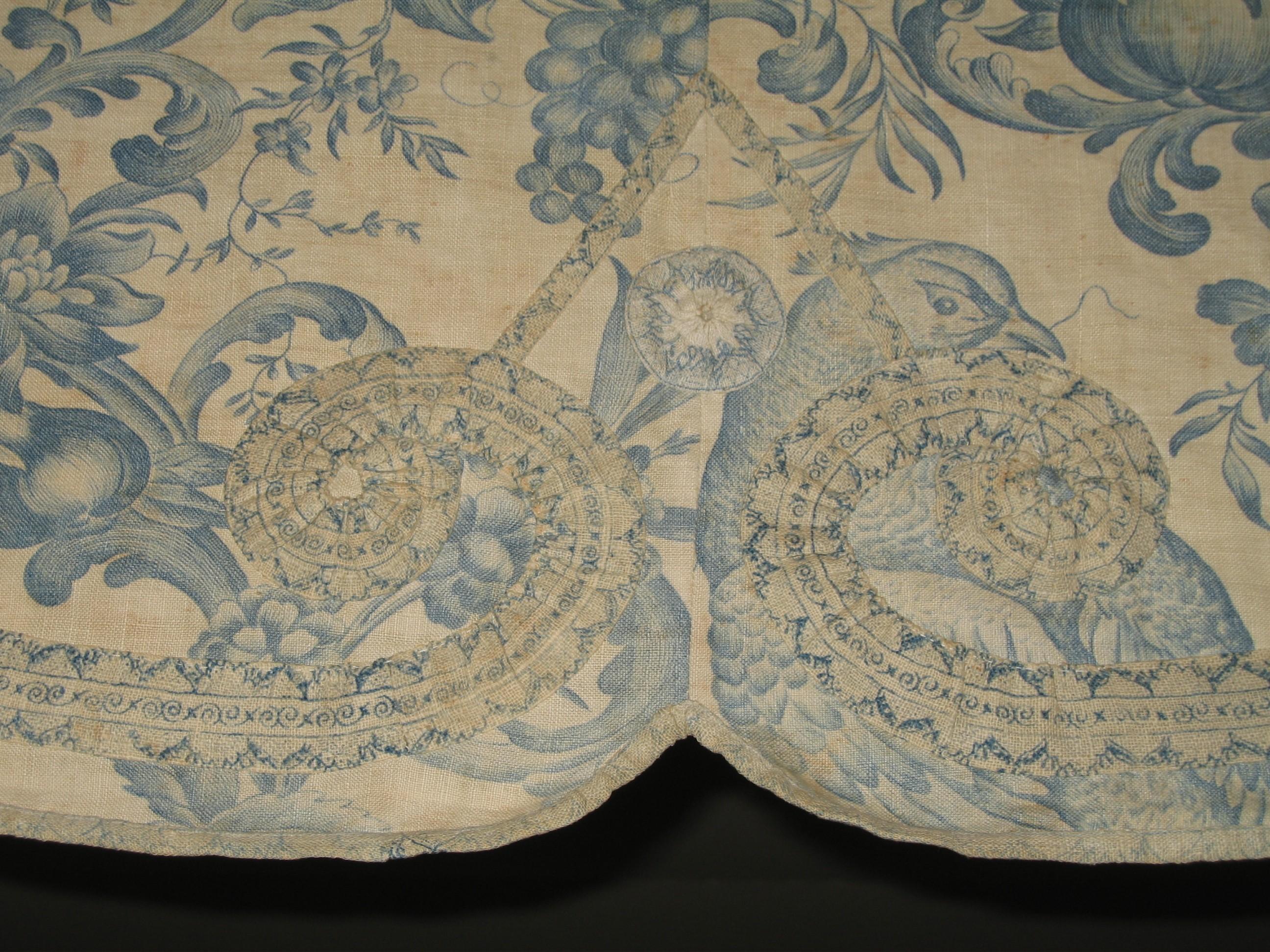 1955.0748 Valance center closeup