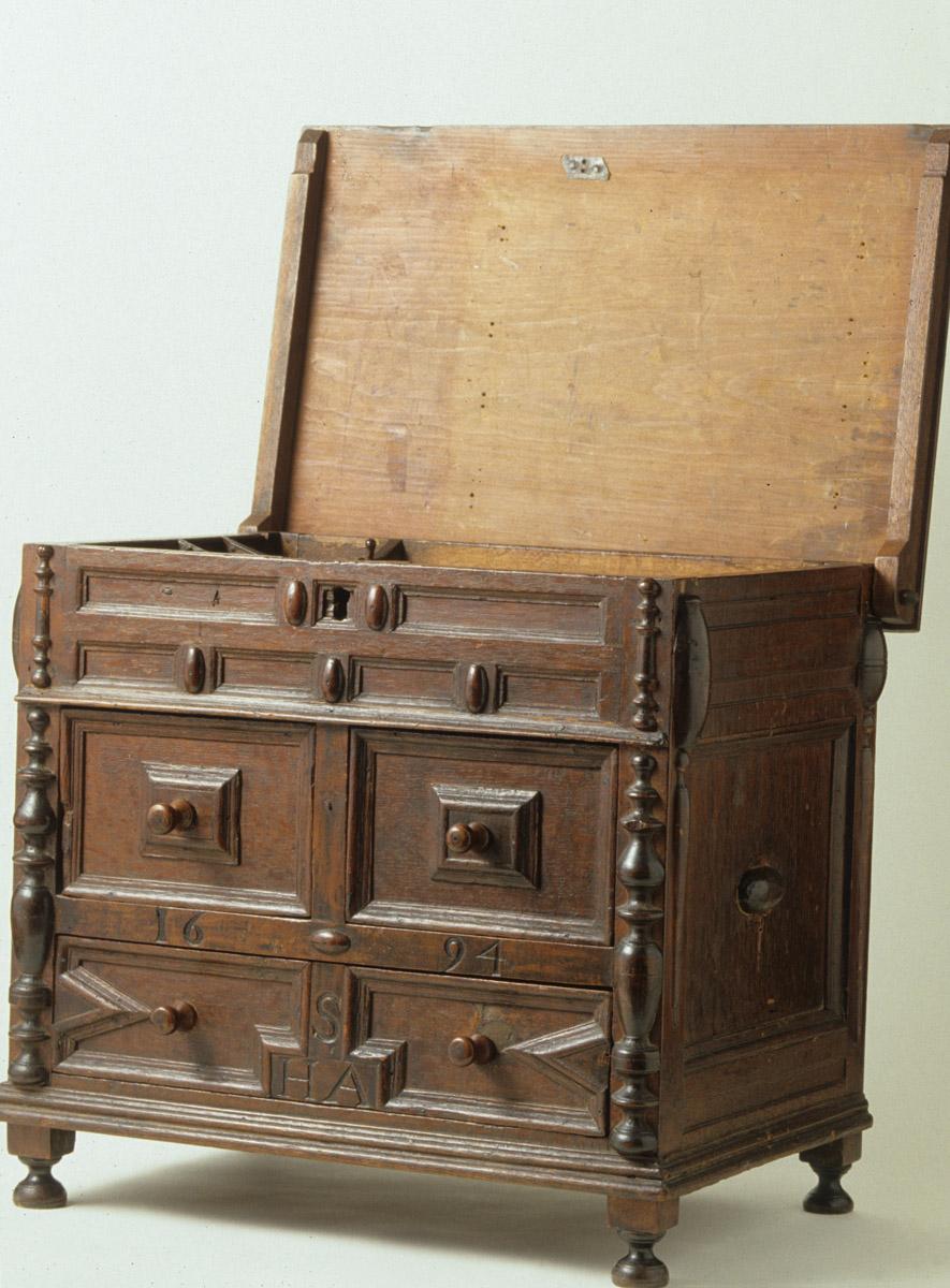 1952.0144 Chest of drawers, view 2