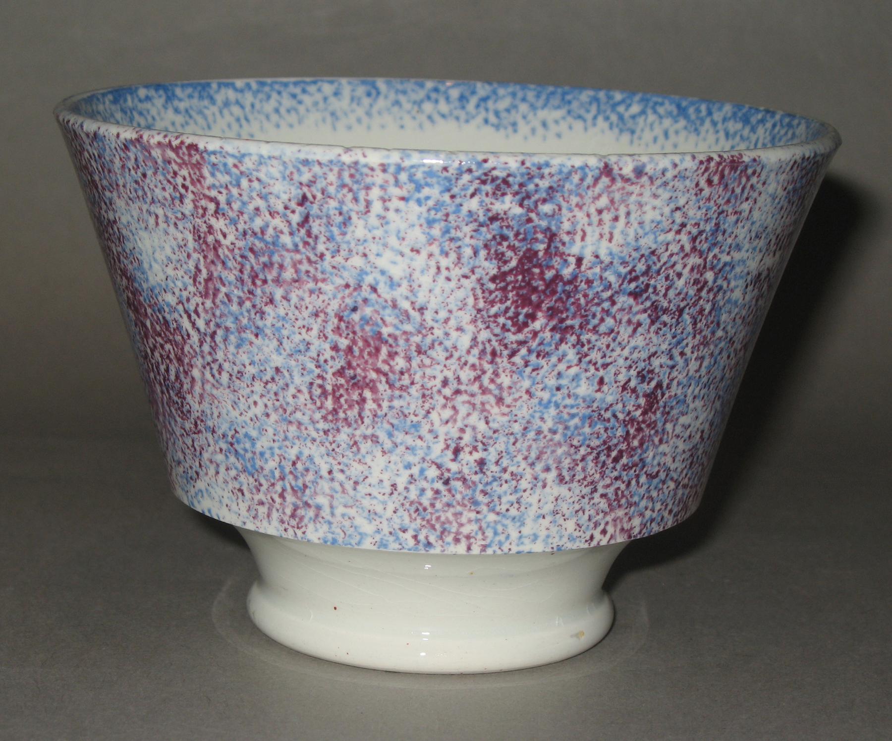 1965.0962 A Spatterware teabowl
