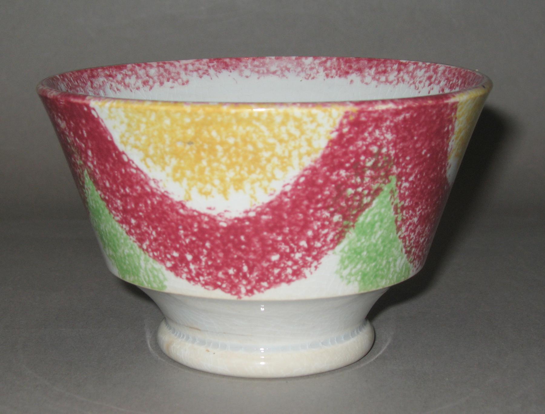 1965.0965 A Spatterware teabowl