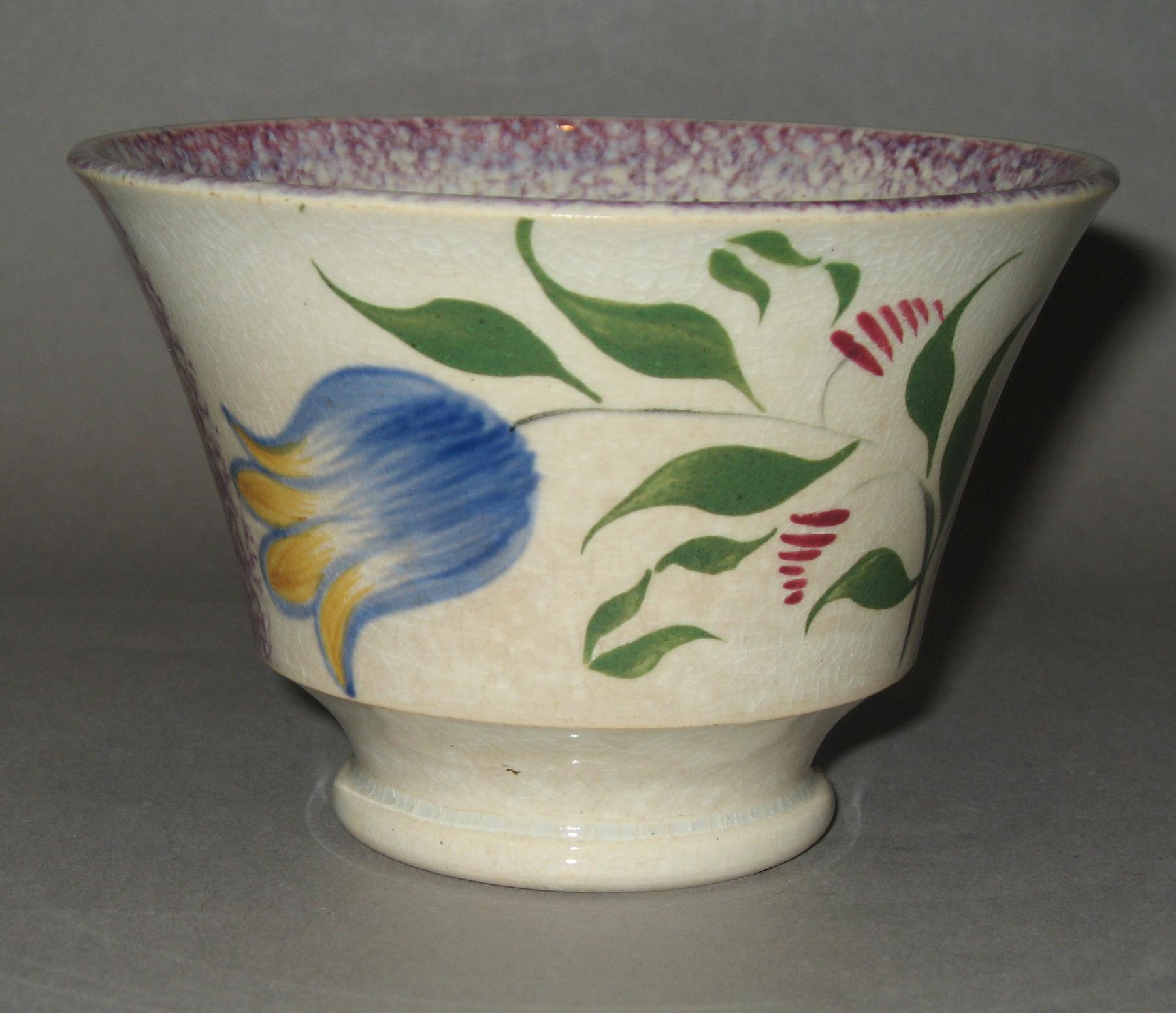 1965.0973 A Spatterware teabowl