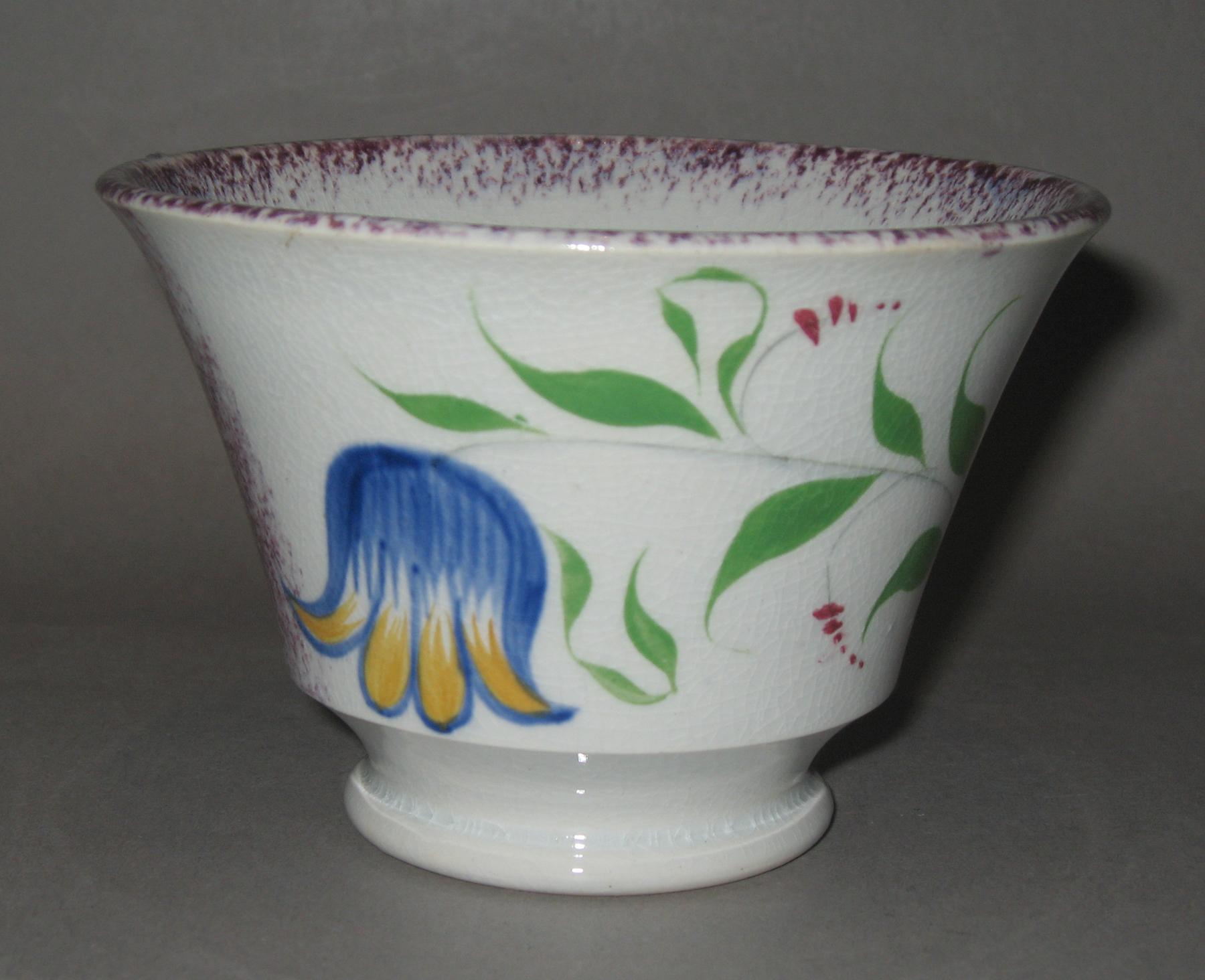 1965.0974 Spatterware teabowl
